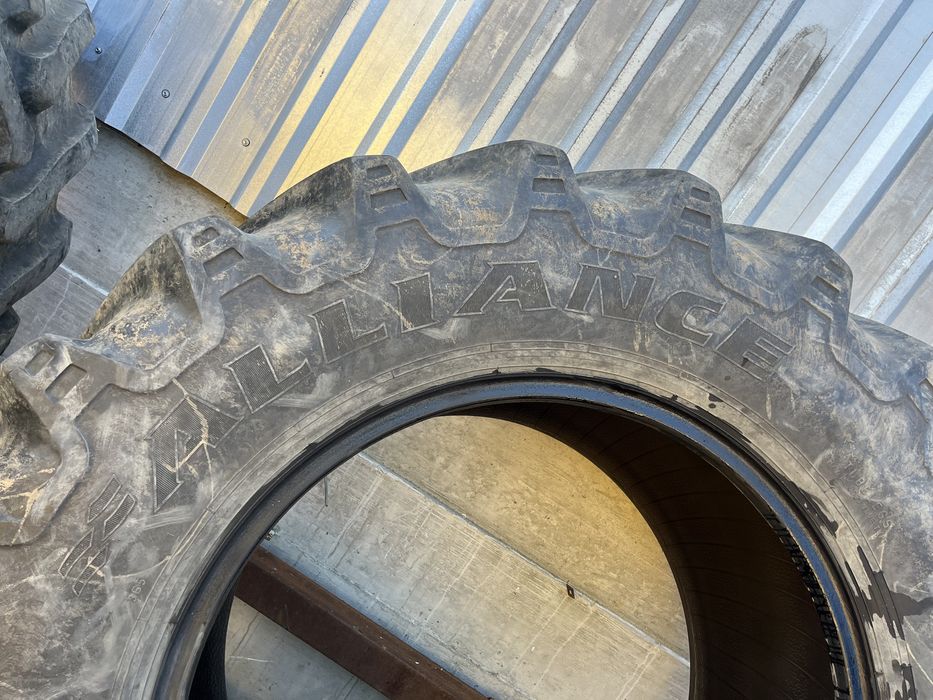 Vând anvelope 650 65 r38