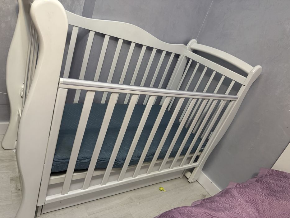 Продам хорошии манеж