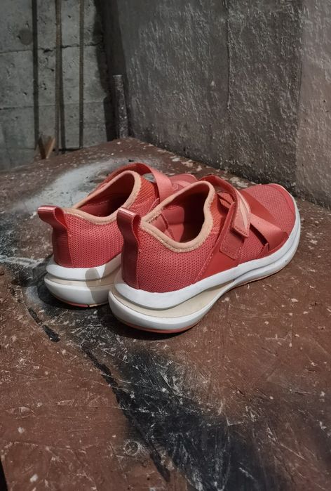 Adidași Karl Legerfild și adidas mărimea 25 și mărimea 35