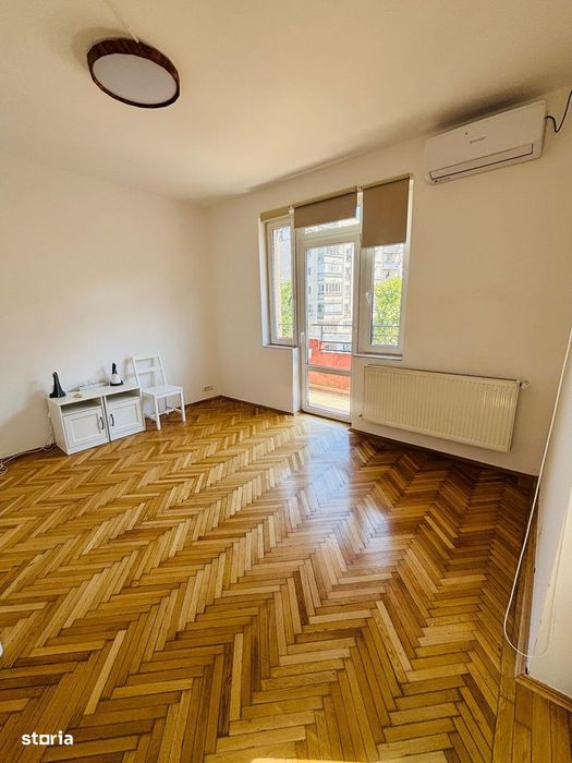 Spatiu birouri / Ultracentral/ 3 camere/ 2 bai/ Renovat