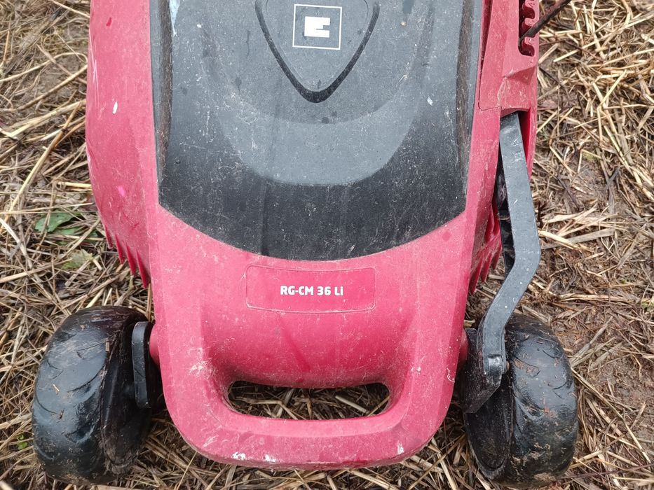 Masina de tuns iarba cu acumulatori