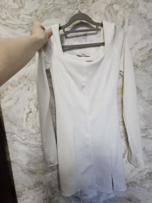 Продам платья от 3000 до 5000 тыс возможен торг!