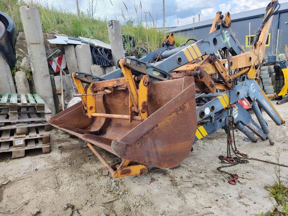 Incarcator frontal pentru tractor