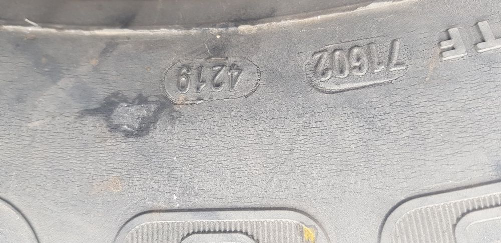 Vand cauciucuri camion motrice si directie 285/70/19.5