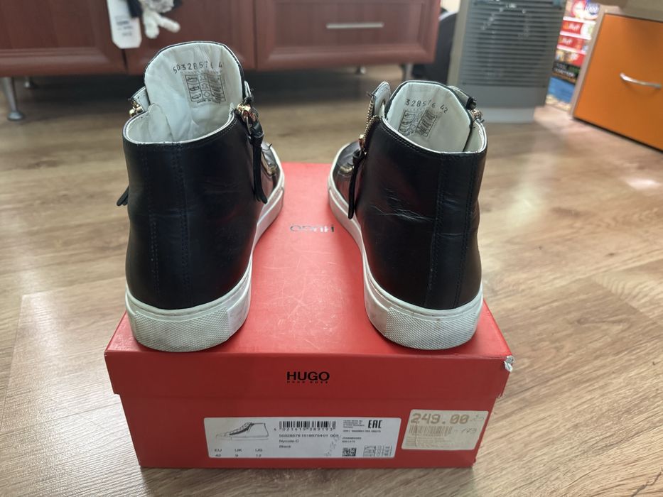 Обувки HUGO BOSS 42номер