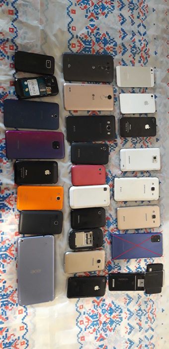 Продам сотовые телефоны.