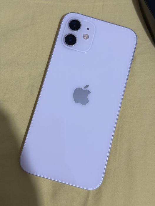Продам iPhone 12 (128 GB) в отличном состоянии