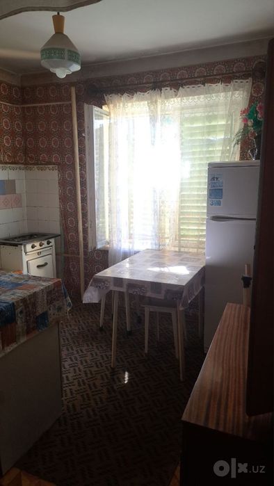 Продам квартиру в кирпичном доме  без маклера