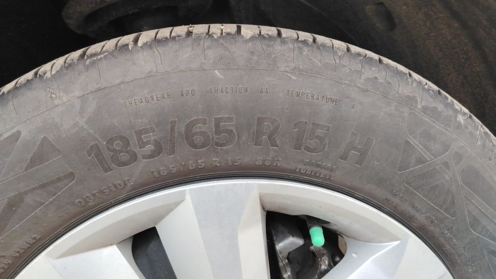 Vând roti R15 cu anvelope Continental 185/65/R15