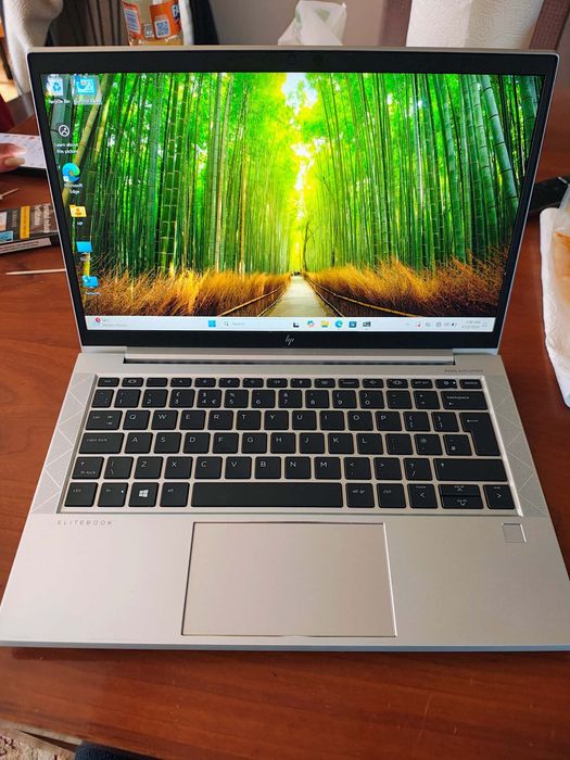 Se vinde leptop hp  ca și nou ecran touch