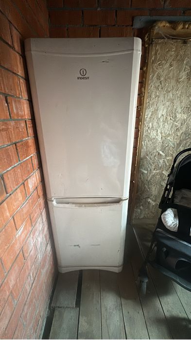 Продам холодильник