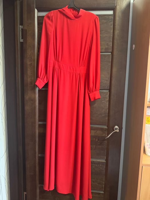 Продам коралловое платье в пол