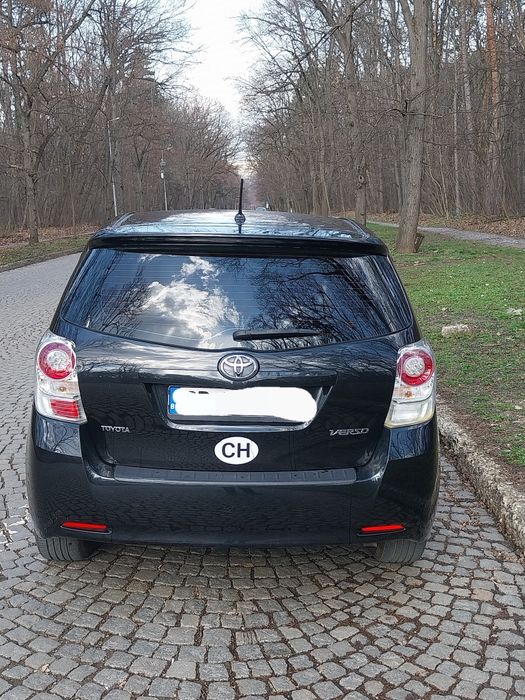 Тойота версо 2012г АВТОМАТИК 1.8 147к.с.