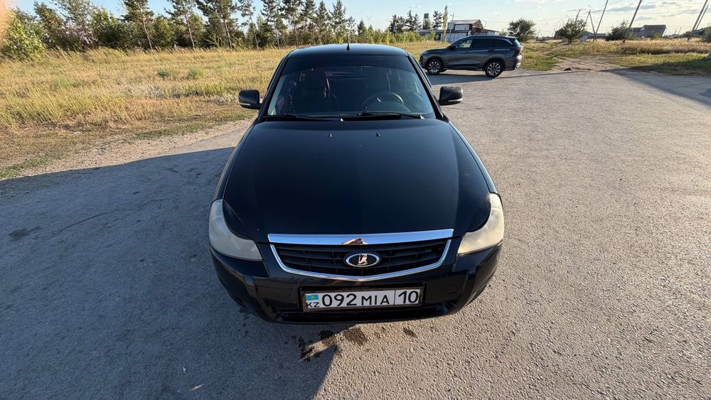 Продам Ладу Приору хетчбэк 2012г