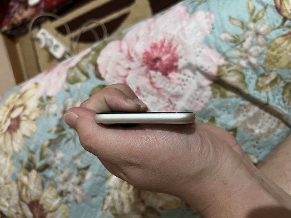 Айфон se 64 гб iphone