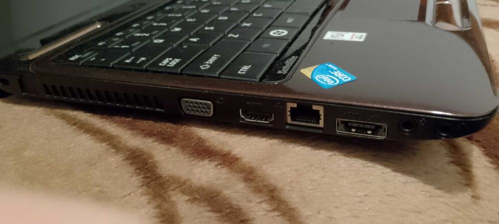 Laptop Toshiba Satellite L655