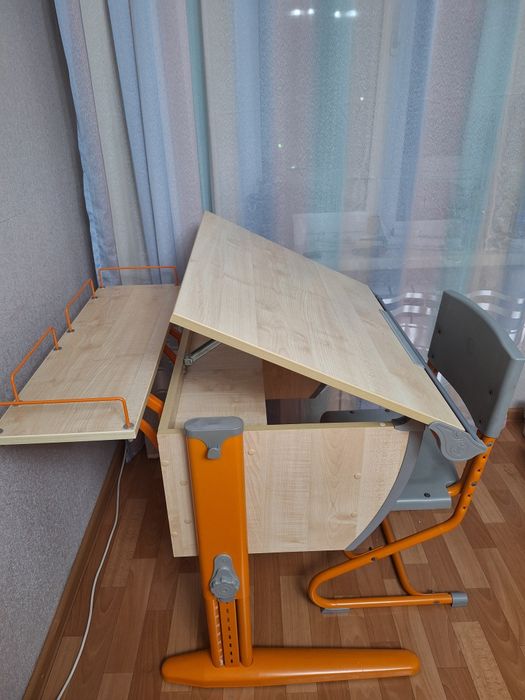 Школьный стол-трансформер ДЭМИ