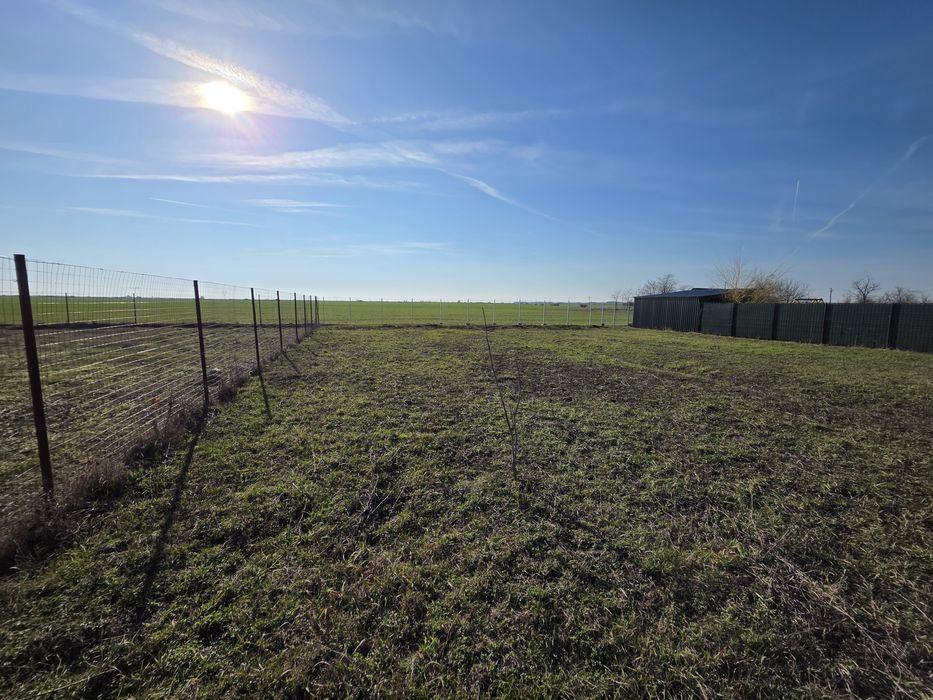 Vând teren cu proiect pentru casă