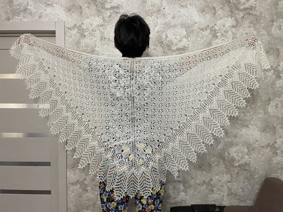 Продам шаль. Ручная работа.