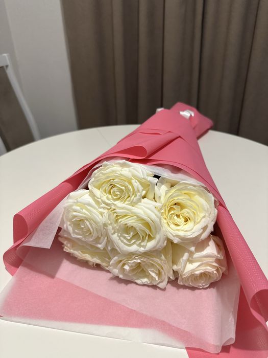 Букет цветы белые розы