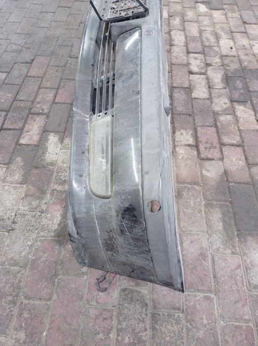 Передний бампер БМВ Е38