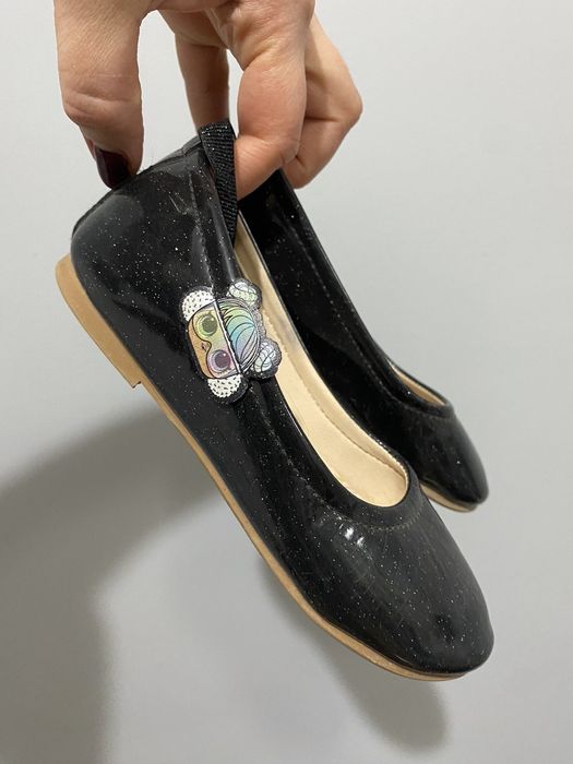 Детски лачени обувки за момиче