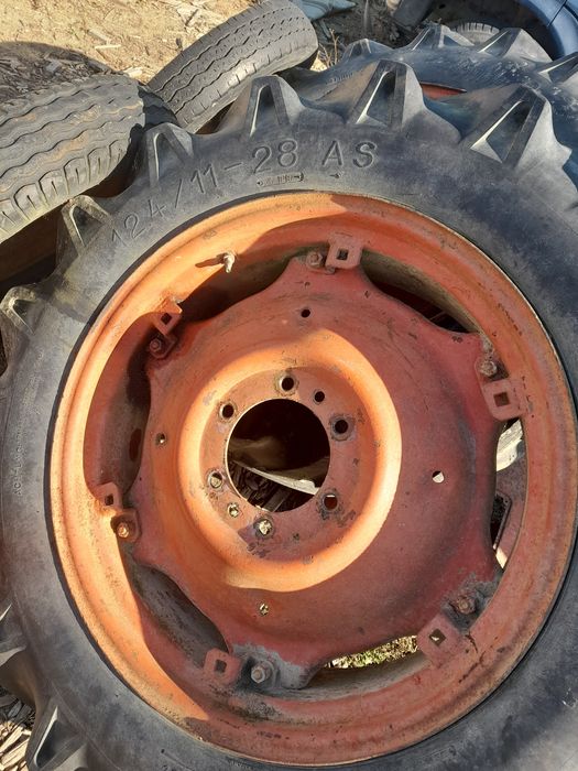 Vând roti cum se văd