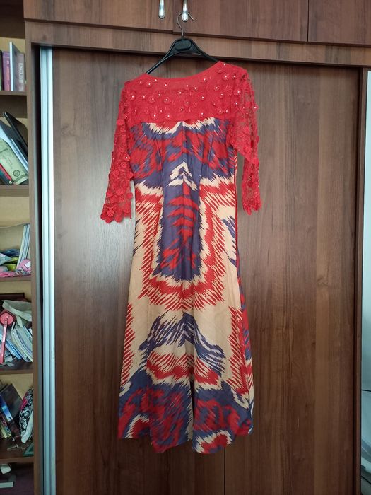 Qizil adrasnoy koylak