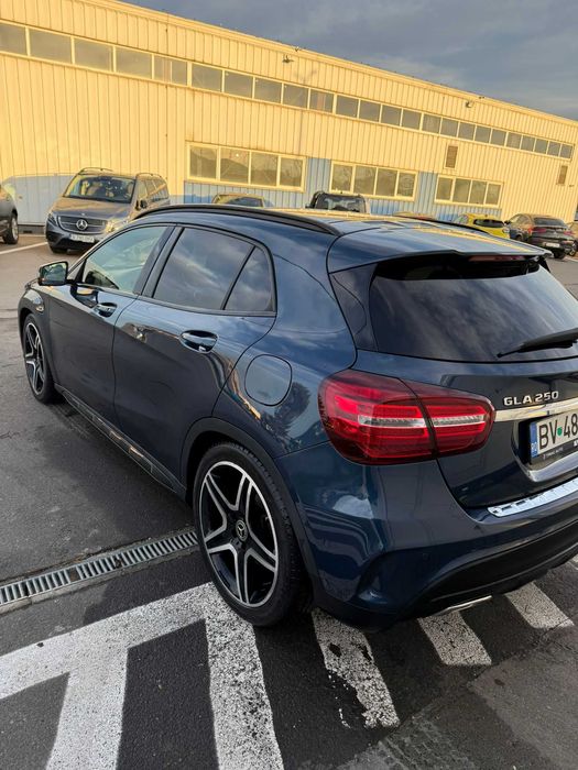 Mercedes-Benz GLA 250 4matic automat cu garantie  Noiembrie 2027