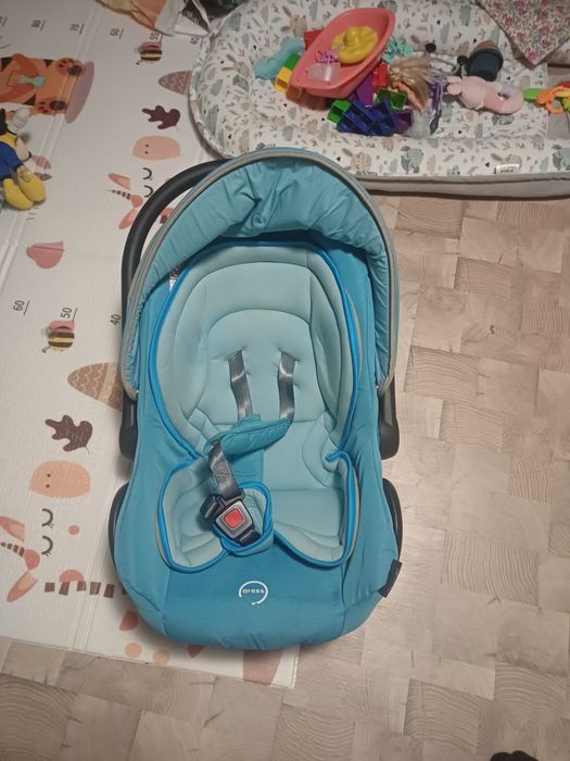 Детско столче за кола Moni