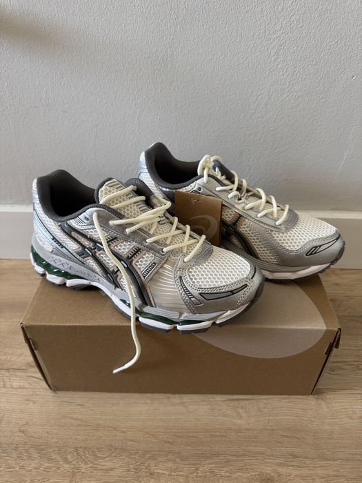 Продаю новые кроссовки ASICS