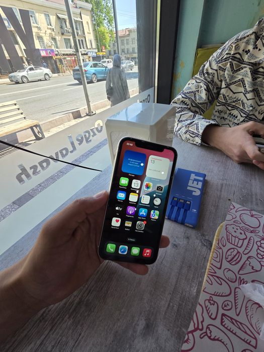 Продам телефон iPhone 11 128/78