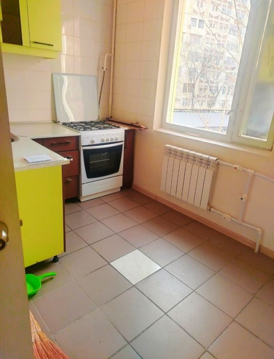 Кадышева базар авиасозлар2 1комн 2этаж балкон 2×3 ремонт средн пл39м2