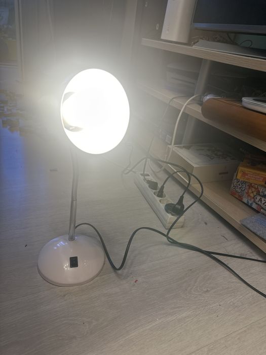 Настольная лампа