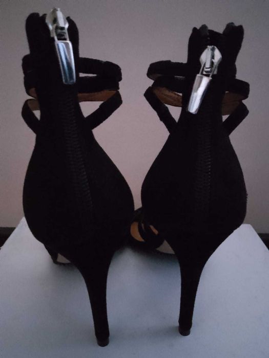 Sandale noi cu toc ANNA CORI, marimea 38!