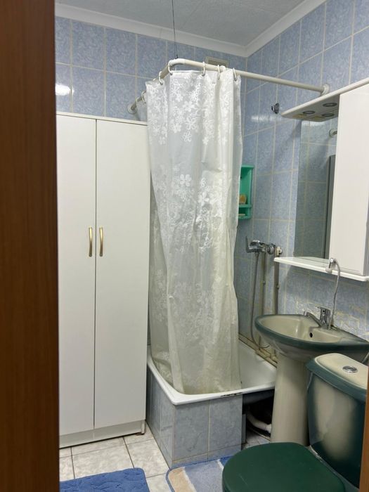Продам квартиру центр Борового