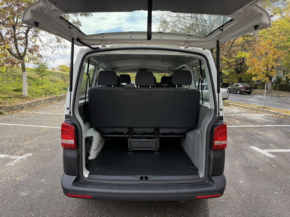 VW Transporter T5 2.0 Tdi 140 Cp Dsg cu 8+1 Locuri