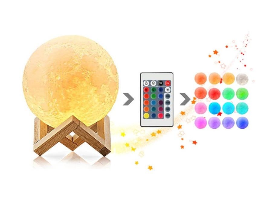 Луна с LED светлина и дървена поставка