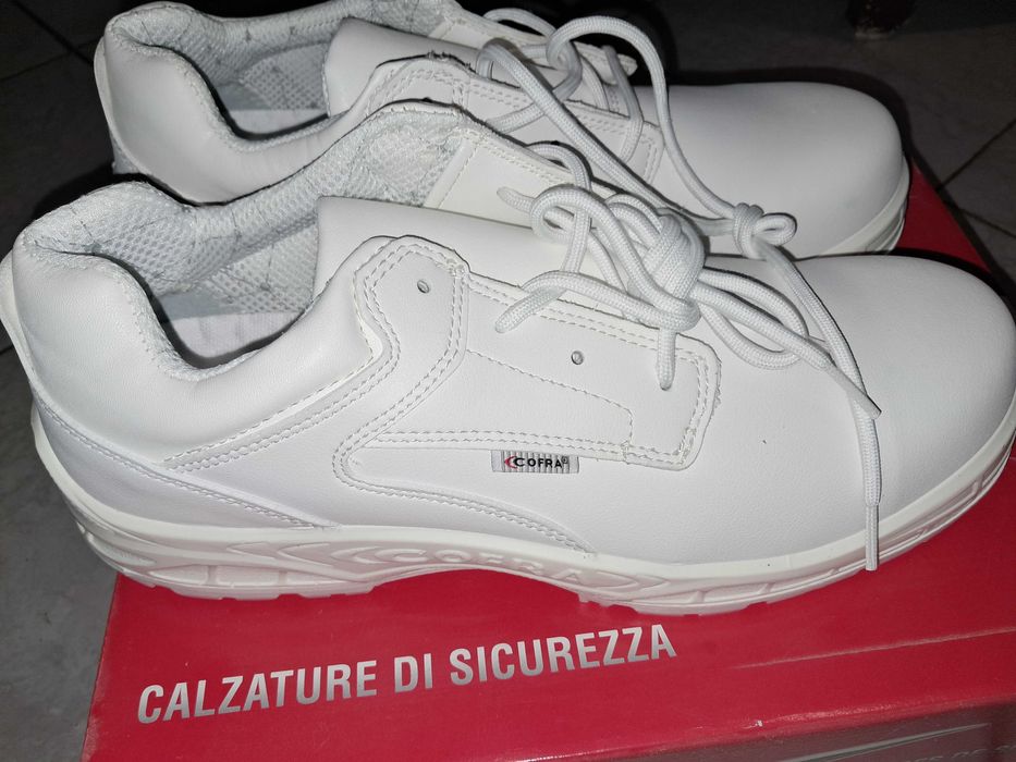 Нови работни обувки