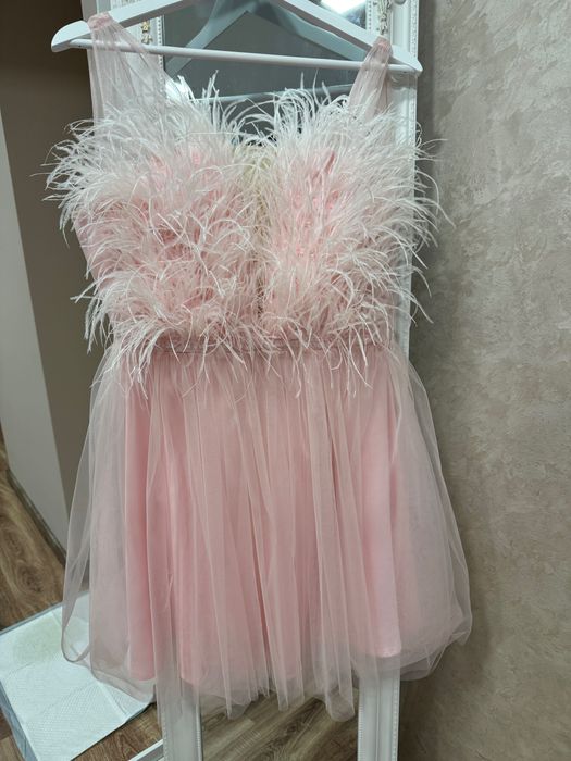 Рокля Юнона с пера