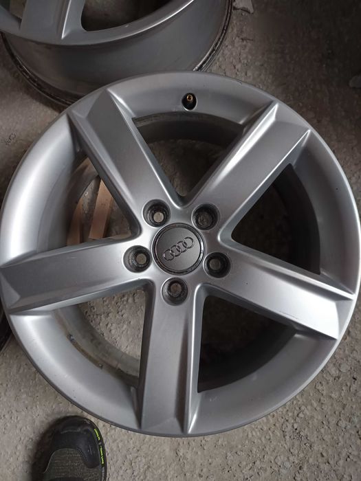 Vând jante audi a4 B8