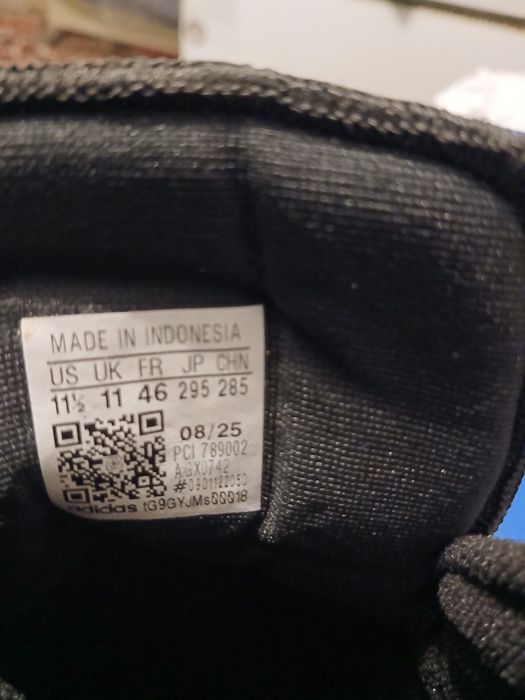 Оригинални маратонки Adidas 46 номер