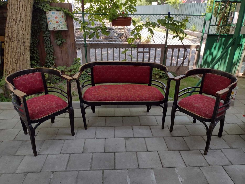 Възрожденски мебели