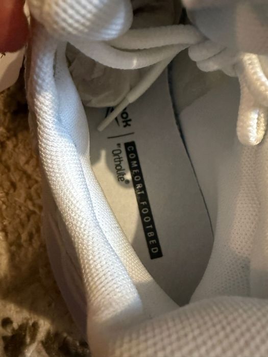 Reebok маратонки новй, розмер 35
