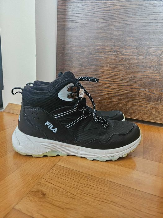 Удобни спортни обувки