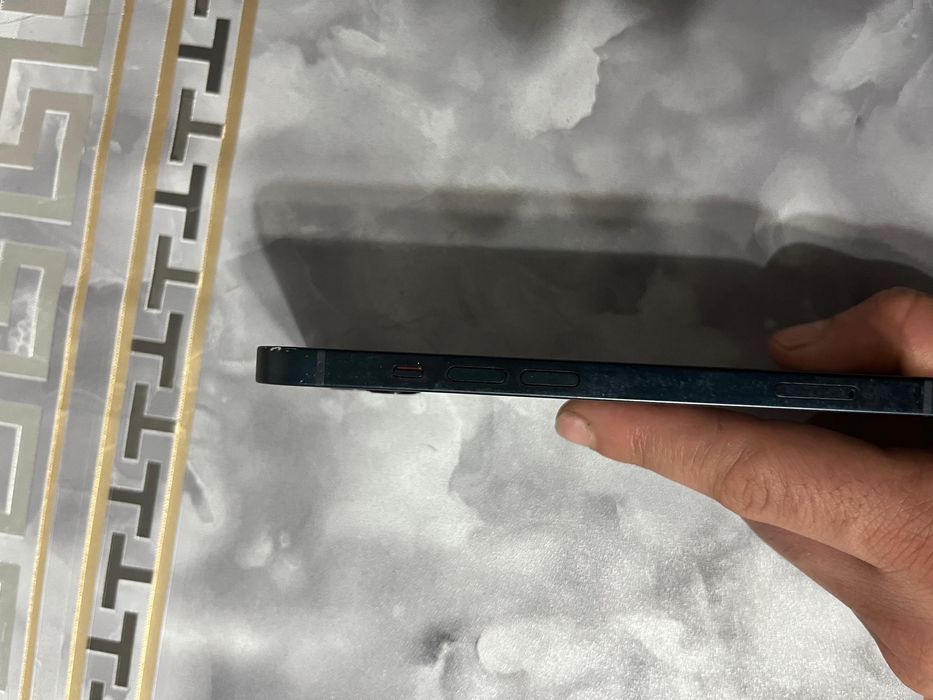 Айфон 13 в идеальном состояние