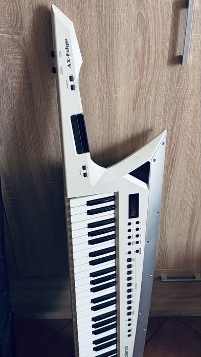 Vand chitara sintetizator Roland