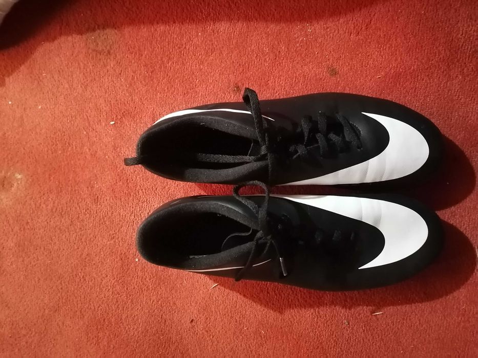 Бутонки Nike бяло черни