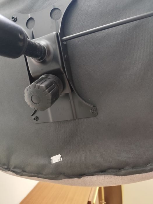 Офис стол с колеца jusk