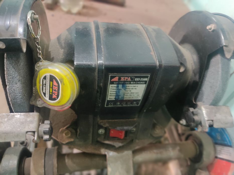 Ft11 tokarniy stanok sotiladi